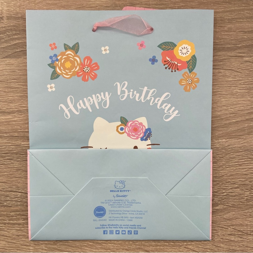Hello Kitty Blue Floral Happy Birthday Gift Bag NEW - Picture 2 of 4